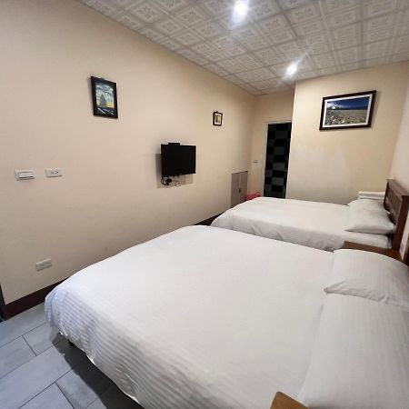 Golden Flower Homestay Yuli Exterior photo
